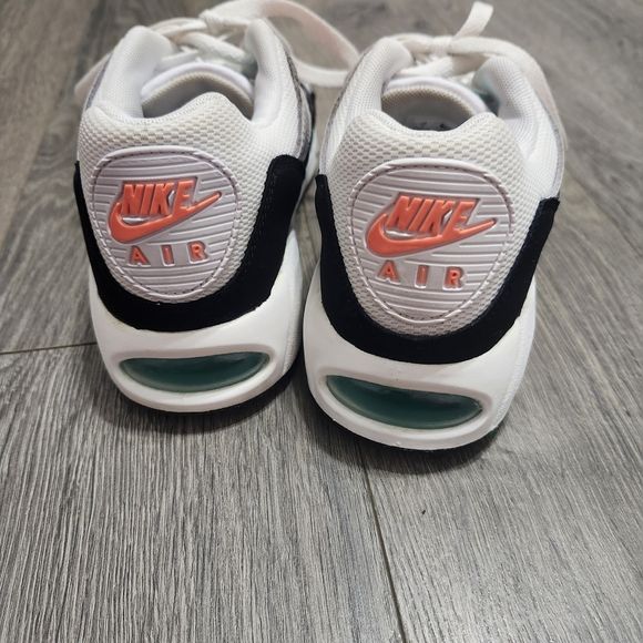 WOMENS NIKE AIR MAX CORRELATE [SIZE 7] WHITE/BLACK/GREEN [511417-136] - Picture 4 of 7